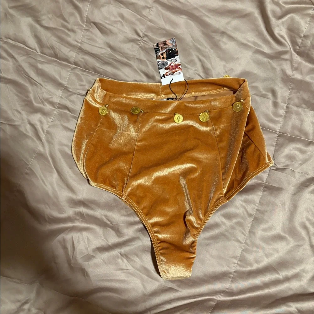 NWT Her Pony The Label Gold Velvet Set - Picture 4 of 5